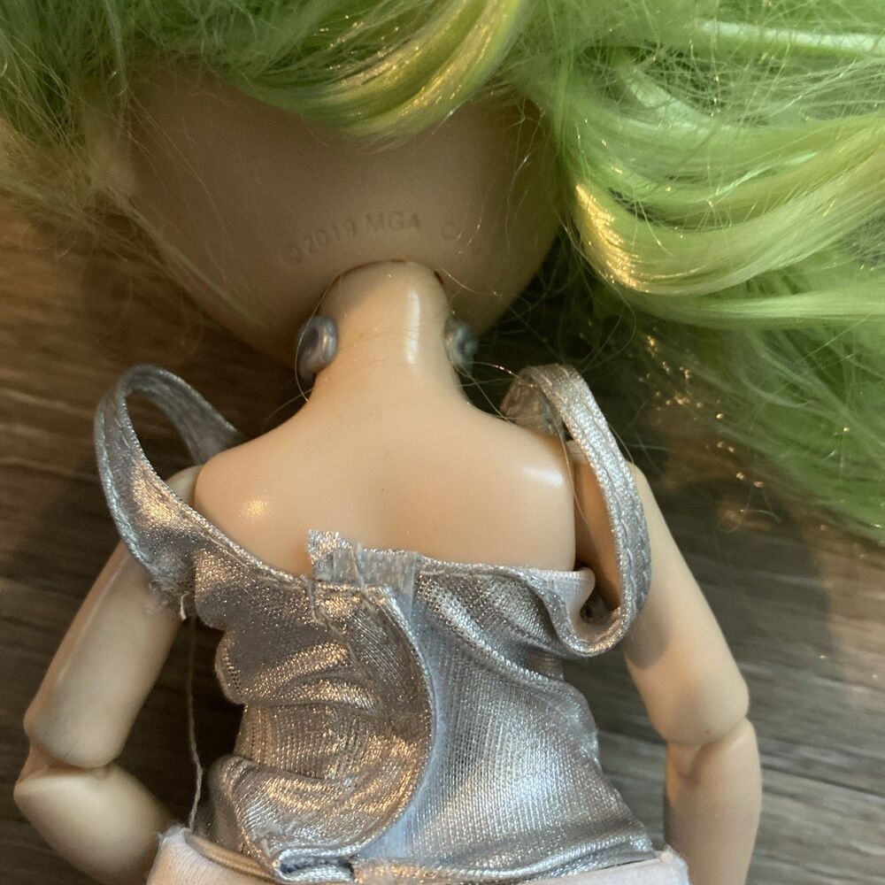 MGA Rainbow High Jade Hunter Series 1 Green Hair Doll - Picture 7 of 12